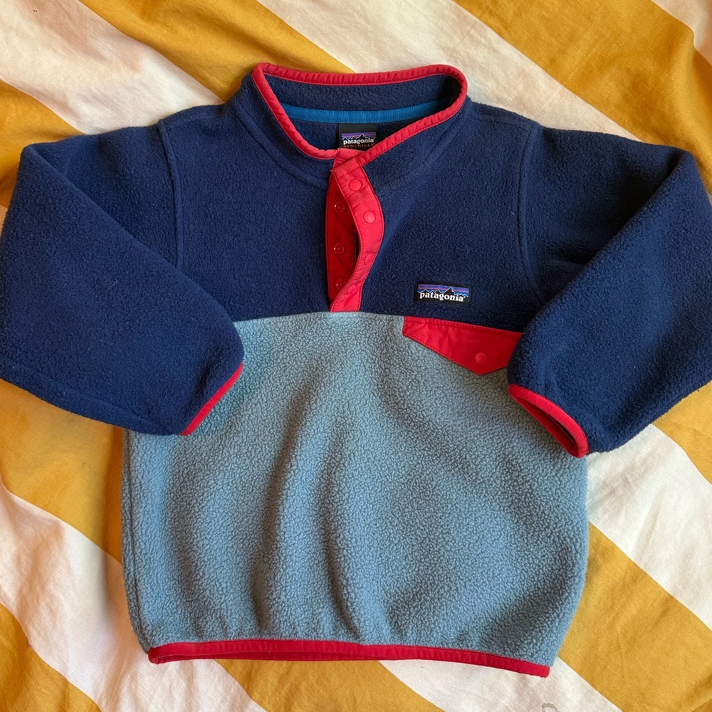 Patagonia Kids Two-Tone Navy & Light Blue Fleece Pullover with Red Trim